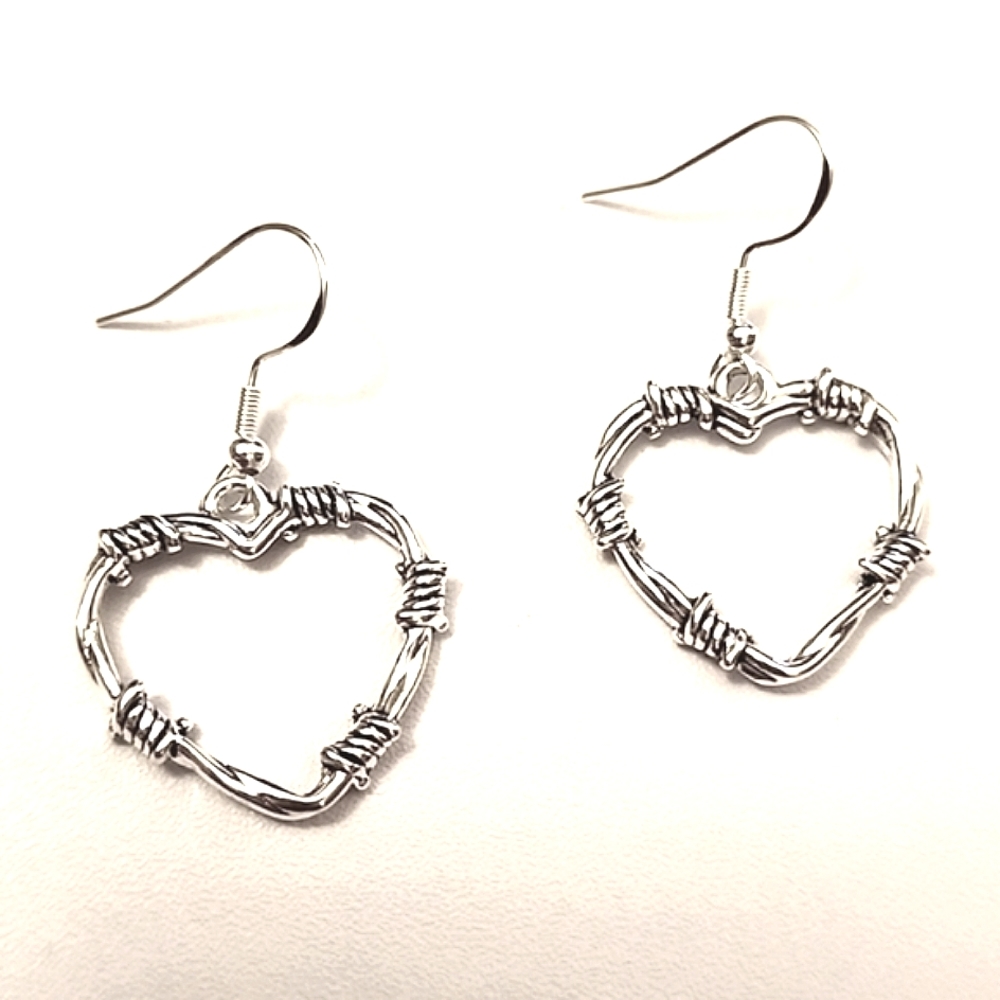 Heart Shaped Barbed wire Earrings 925S Sterling  Post